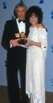 Married couple composer Burt Bacharach & Carole Bayer Sager 1987 OLD PHOTO 9
