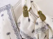 4pc Metal Pineapple Napkin rings Dining/gatherings/occassions