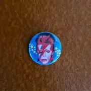DAVID BOWIE Badge / Glam Rock / Seventies / Aladdin Sane / Ziggy Stardust