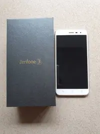 在飛比找Yahoo!奇摩拍賣優惠-自售。 盒裝 。 ASUS Zenfone 3 ZE552K