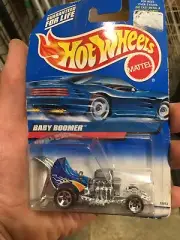 1998 HOT WHEELS BABY BOOMER COLLECTOR #680 MODEL#18853