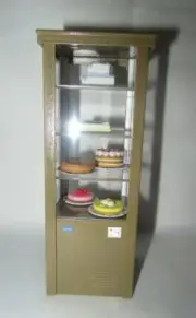 MINIATURE DOLLHOUSE 1:12 SCALE CAKE DISPLAY FRIDGE - WITH CAKES - CH14S