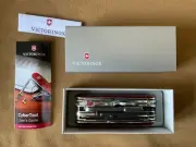 Victorinox Cyber Tool Lite - 1.7925.T