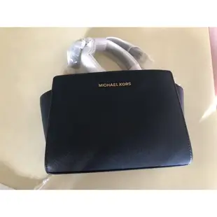 MICHAEL KORS SELMA 金字防刮皮革斜背包-黑色/中