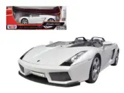Motormax 79156W Lamborghini Concept S Pearl White 1/18 Diecast Car Model