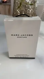 MARC JACOBS PERFUME HYDRATING BODY MIST 100ML SPRAY (NEW)