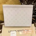 『二手精品』LV 路易威登 M30420 POCHETTE VOYAGE 白色老花 手拿包 洗漱包