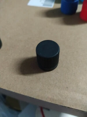 Hy Chill & R12 Gas Service Port And Line Screw on Caps to seal unused gas Cans