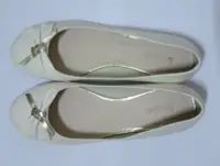 在飛比找Yahoo!奇摩拍賣優惠-miss sofi 真皮低跟鞋 37.5號