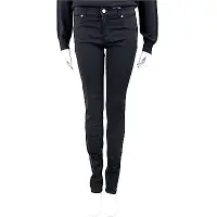 在飛比找Yahoo奇摩購物中心優惠-VERSACE Jeans LOGO 珠貼設計黑色修身棉質牛