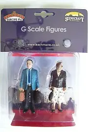 Scenecraft G scale Two Standing Passengers with Bags : Figures # 193