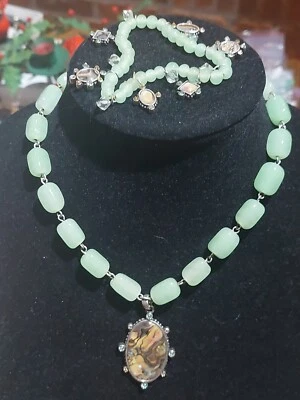 ANNE KLEIN 18" NECKLACE CHARM BRACELET Set GREEN STONE BEADS ABALONE CHARMS NWT