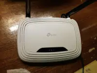 在飛比找Yahoo!奇摩拍賣優惠-TP-Link  Wifi 分享器（TL-WR841N）