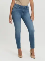 GUESS Blue Denim 1981 Skinny Jeans in Mid Wash Size: 30, Spandex