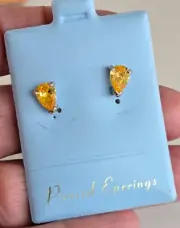 Vtg Canary Yellow Glass Teardrop Silver Tone Stud Earrings 5/16" Pierced in Card