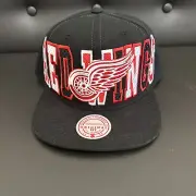 Detroit Red Wings Mitchell & Ness Vintage Black SnapBack Adjustable Hat