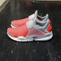 在飛比找樂天市場購物網優惠-NIKE SOCK DART SE 粉橘色 灰色 皮革 防潑