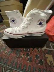 Converse Unisex: White Chuck Taylor All Star Classic High Top Sneaker