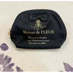 MAISON DE FLEUR （現貨） 名媛風絲緞面 金色浮雕手拿包