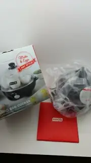 DASH Deluxe Rapid 6 Egg Cooker Electric Hard Boiled Poached Scrambled AUTO OFF