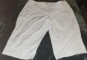 BNWT Ladies Size 16 Izod White Golf Capris