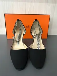 在飛比找Yahoo!奇摩拍賣優惠-MANOLO BLAHNIK 歐洲進口名牌二手鑲鑽高跟鞋34