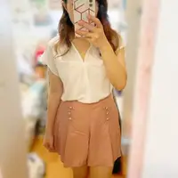 在飛比找蝦皮購物優惠-韓國帶回 乾燥玫瑰粉皺褶短褲裙 伸縮 寬鬆褲裙