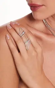 [Graziela] Hinged 18K White Gold Diamond Paisley Ring