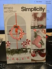 Simplicity Sewing Pattern 9668 11655 Christmas Tree Skirt Stocking Wreath