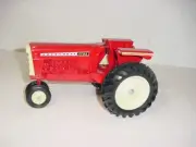 1/16 Cockshutt 1755 Narrow Front Tractor by Scale Models NIB