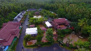 盧安泰南潘帕薩克度假村Ruean Thai Nai Bang by Pansak Resort