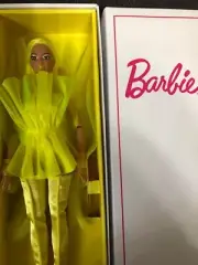 Barbie Fashion Doll Chromatic Couture Yellow Tokyo Roma Convention 2022 NRFB