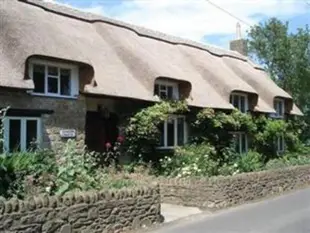 法恩登茅草早餐民宿Farndon Thatch Bed and Breakfast