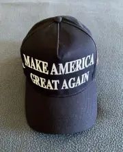 2020 DONALD TRUMP (OFFICIAL) MAKE AMERICA GREAT AGAIN (AUTHENTIC) NAVY MAGA CAP