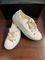 Womens 7.5 Converse OX Lift Platform Crochet Laces White Low Top Shoe A14830C