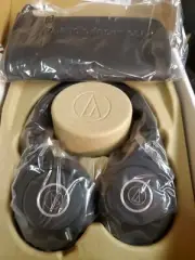 Audio-Technica ATH-M40x *NEW* Headphones