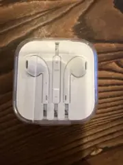 NEW!! Sealed!! Genuine OEM APPLE Original 3.5mm Jack iPhone Wired Earbuds