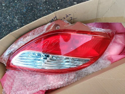 BRAND NEW GENUINE FACTORY 2011-2014 Mazda 2 Right Passenger RH Side Tail Light