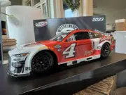 Kevin Harvick 2023 #4 Budweiser Nascar Lionel Elite 1/24 Diecast Car