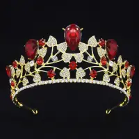 在飛比找momo購物網優惠-【Angel】媚典時尚公主閃耀鑲水鑽皇冠髮箍(4色可選)