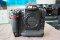 在飛比找Yahoo!奇摩拍賣優惠-Nikon D3  單機身 盒裝 快門數4萬8 無盒裝 檢附