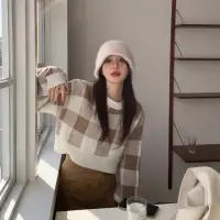 在飛比找momo購物網優惠-【D.studio】韓版復古格子慵懶風毛衣(針織上衣 短版上