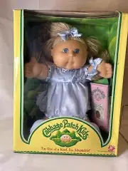 Cabbage Patch Kids Avery Reesa Doll NIB 2004- Adorable & Collectible