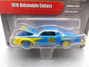 1976 OLDSMOBILE CUTLASS 2012 JOHNNY LIGHTNING DEMOLITION DERBY 1:64