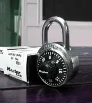 MASTER LOCK 1525 COMBINATION LOCK V58 with BLOCK GUARD™