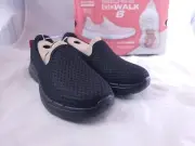 Skechers Women's Go Walk 6 Big Splash Slip On Sneaker Size 6 Wide Fit
