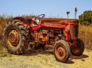 Rogue River Tactical Old Farm Tractor Kitchen Glass Cutting Board Barn Decora...