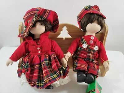 House of Lloyd Holly/Barry Dolls Wood Bench Christmas Around the World Assembled