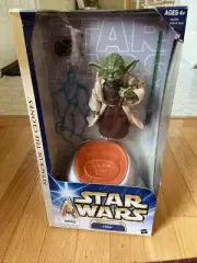 STAR WARS ~ ATTACK OF THE CLONES ~ ULTIMATE JEDI MASTER YODA