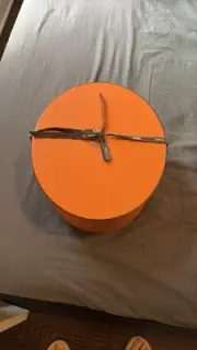 HERMÈS Empty Hat Box Round Oval